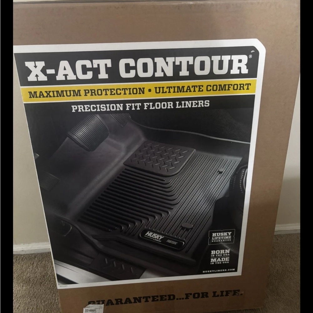 NEW Husky Floor Mats Fit 18-24 Enclave & Traverse 2024 LTD Only 2nd Row 1pc